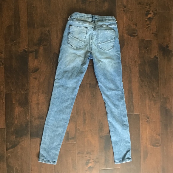 JustFab Distressed Skinny Jeans size 27 - Picture 2 of 4